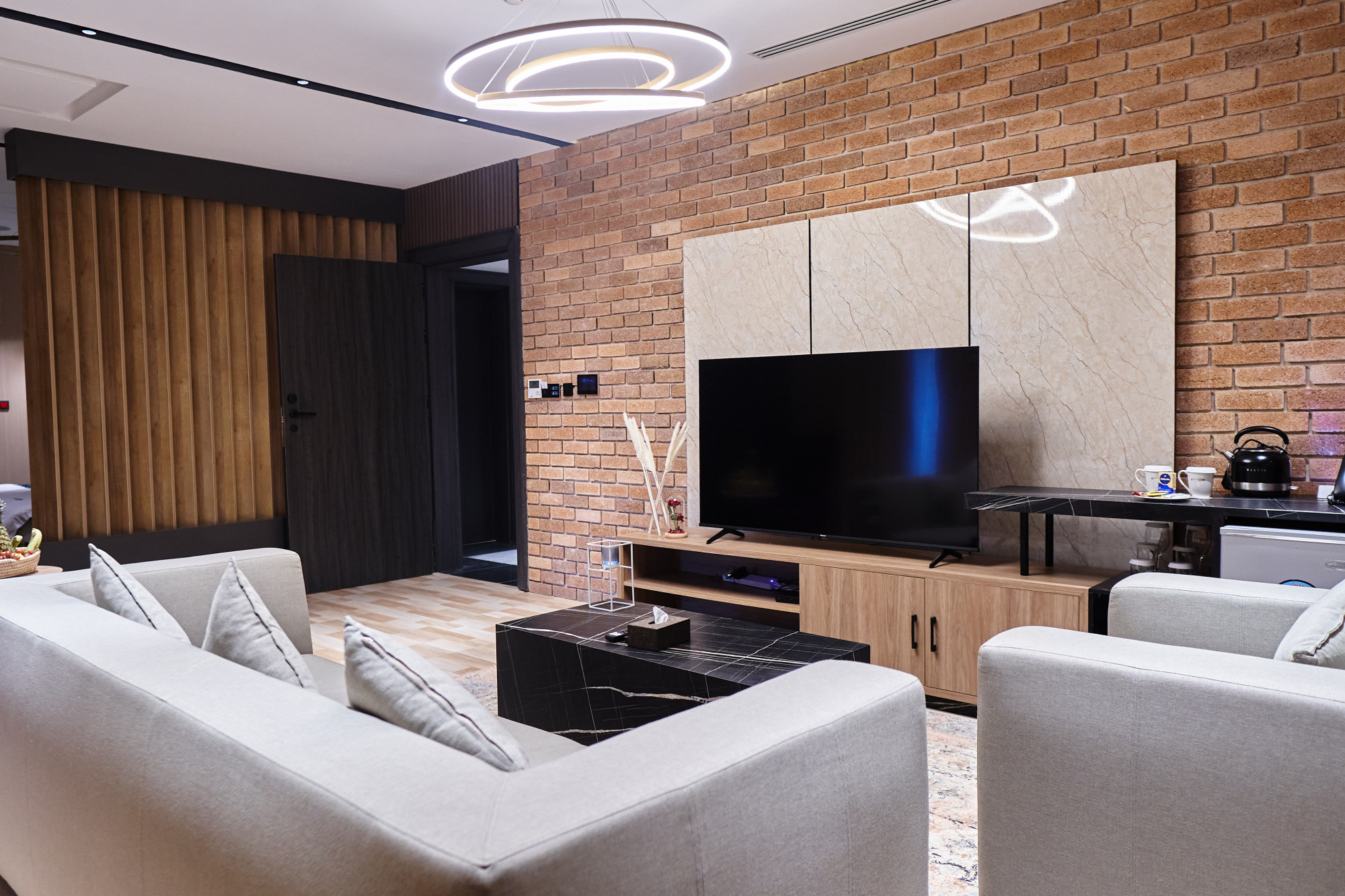 Executive Studio Suite Gallery Image 1