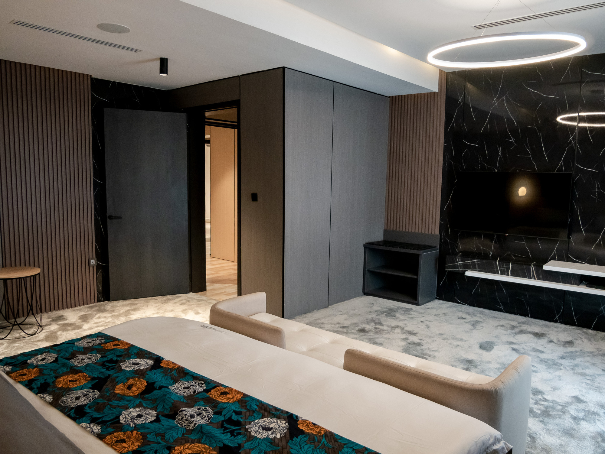 Superior One Bedroom Suite Gallery Image 4