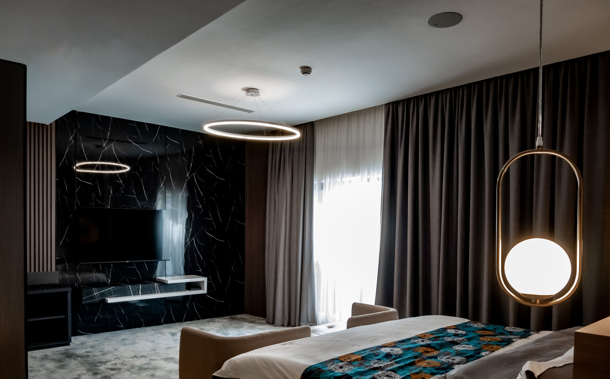 Superior One Bedroom Suite Gallery Image 1