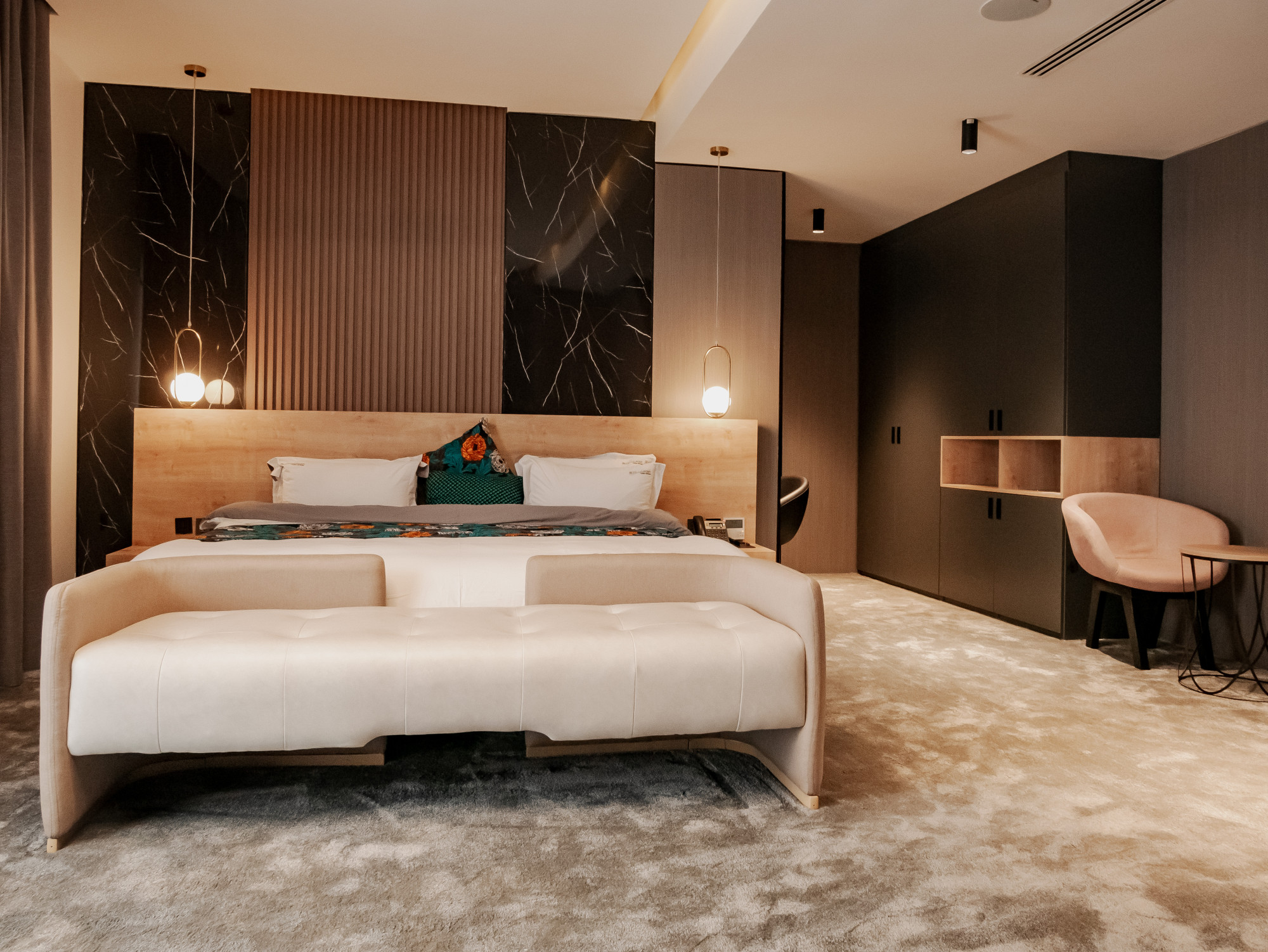 Superior One Bedroom Suite Gallery Image 2