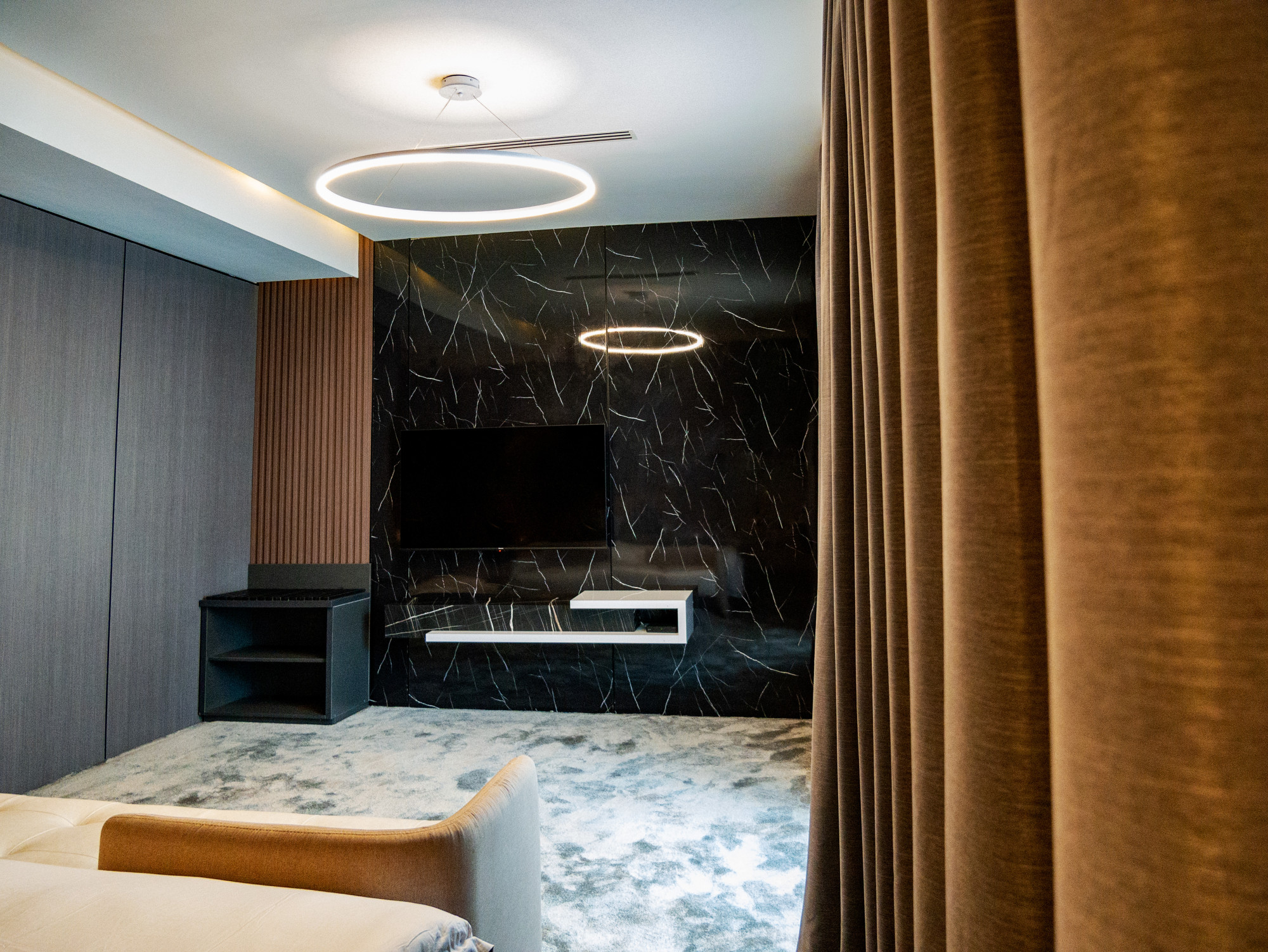 Superior One Bedroom Suite Gallery Image 3