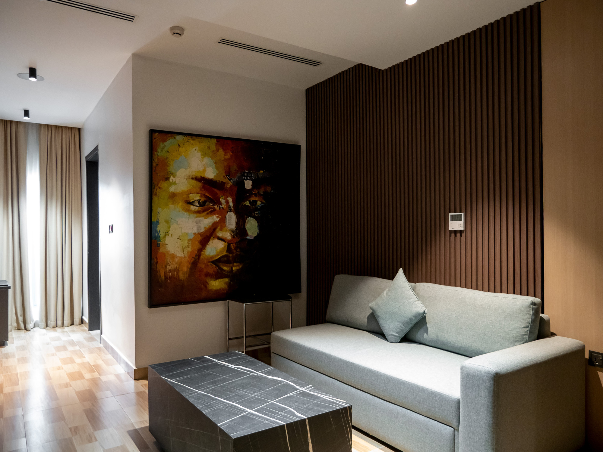 Executive One Bedroom Apartment Gallery Image 2