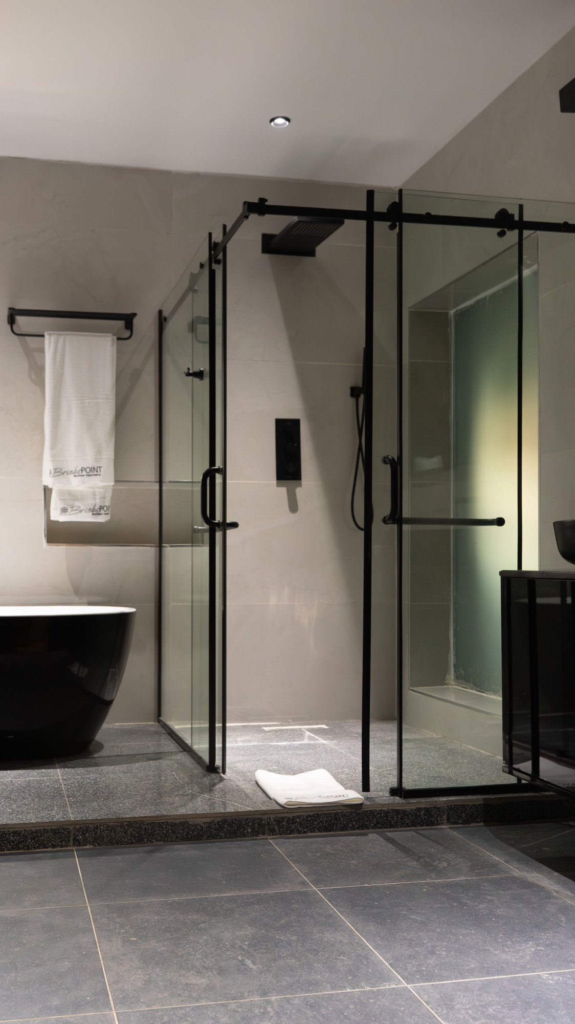 Luxury One Bedroom Apartment Gallery Image 1